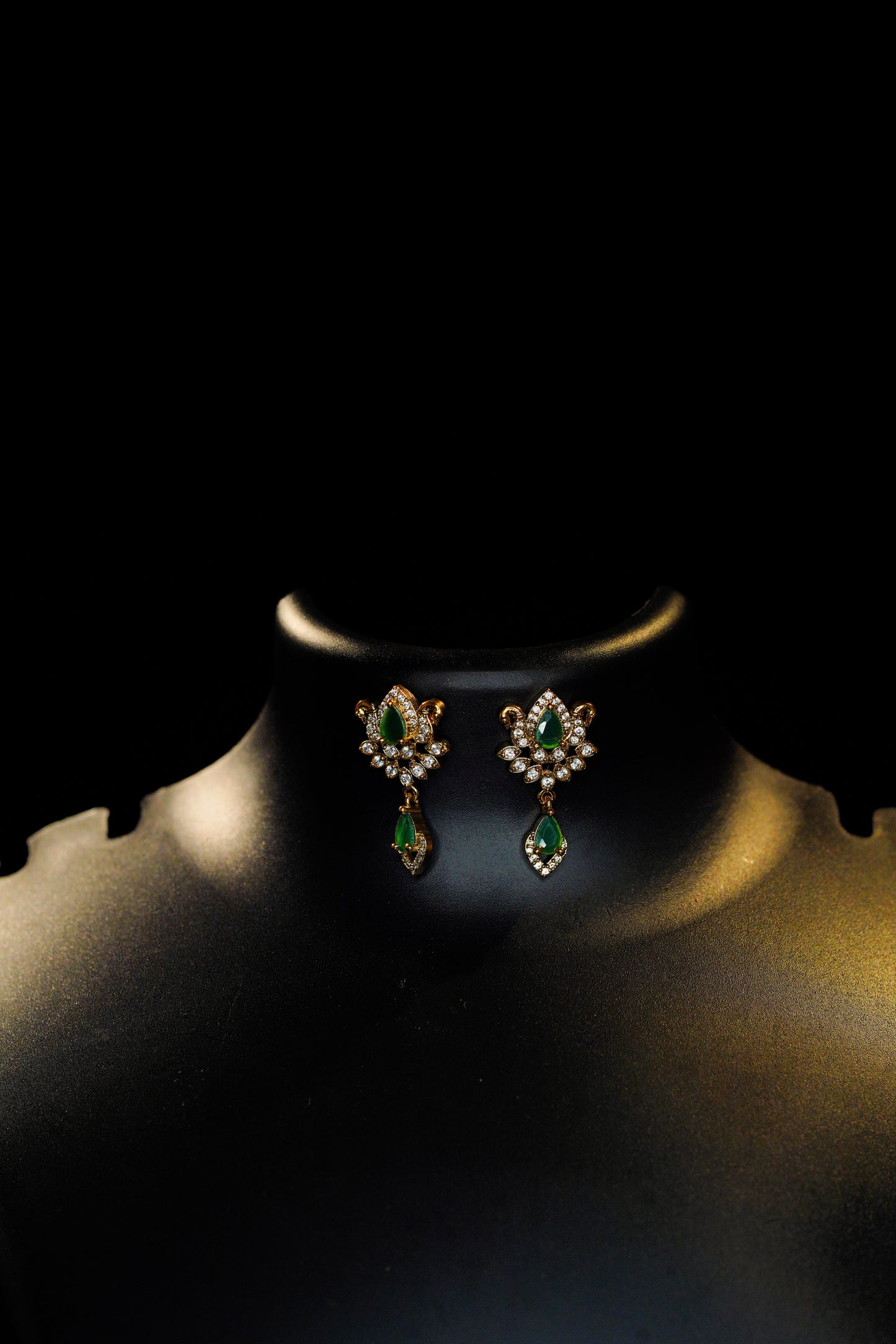 Stylish White green necklace