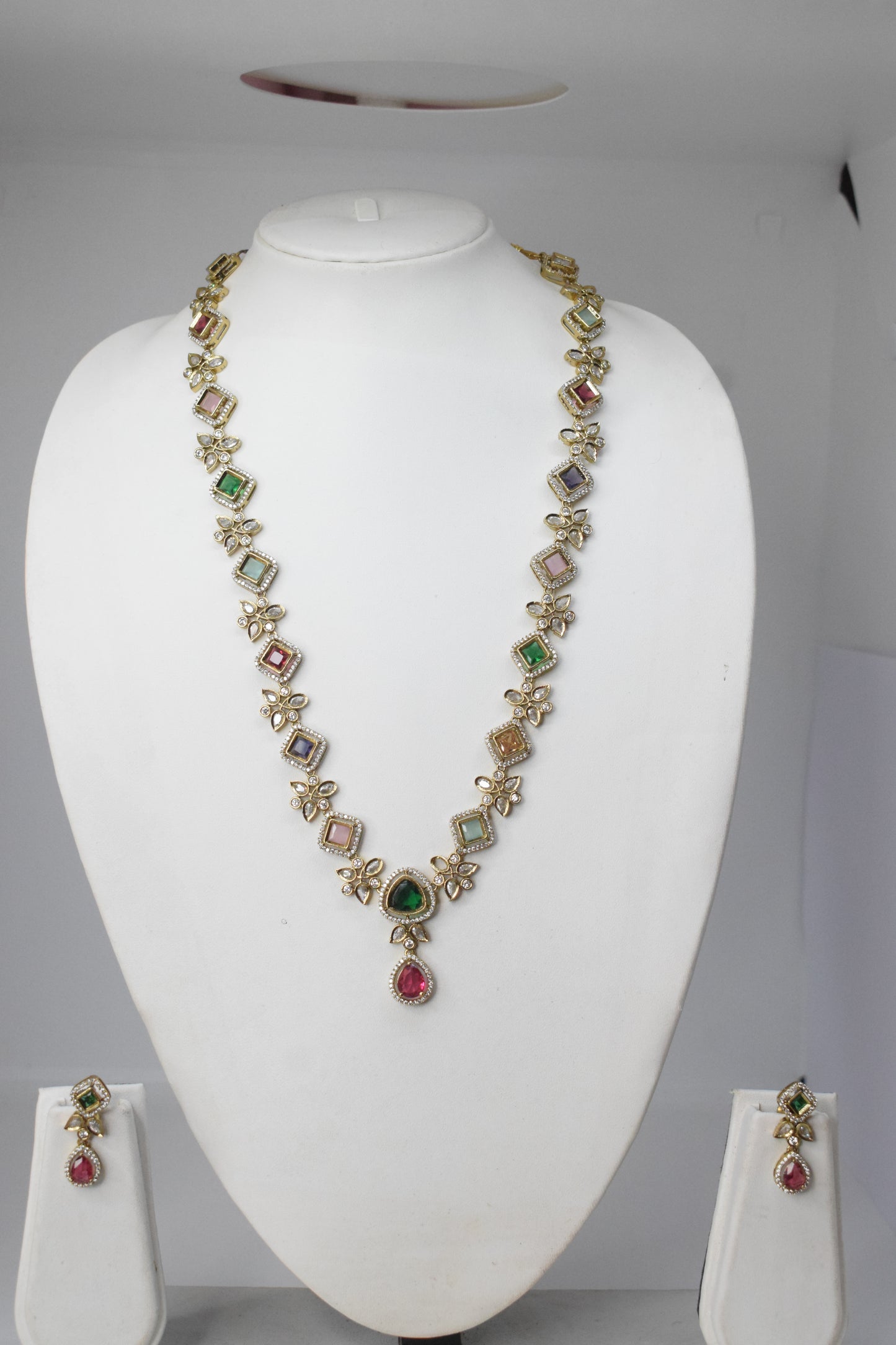 Multicolour necklace