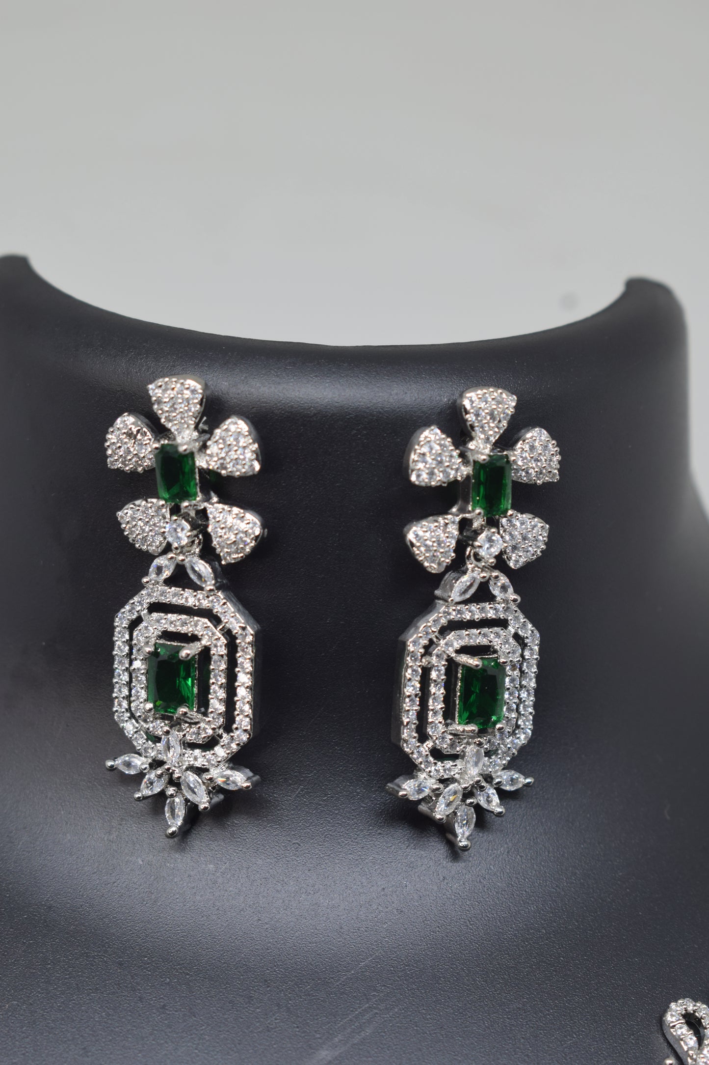 Zircon white green Necklace-2