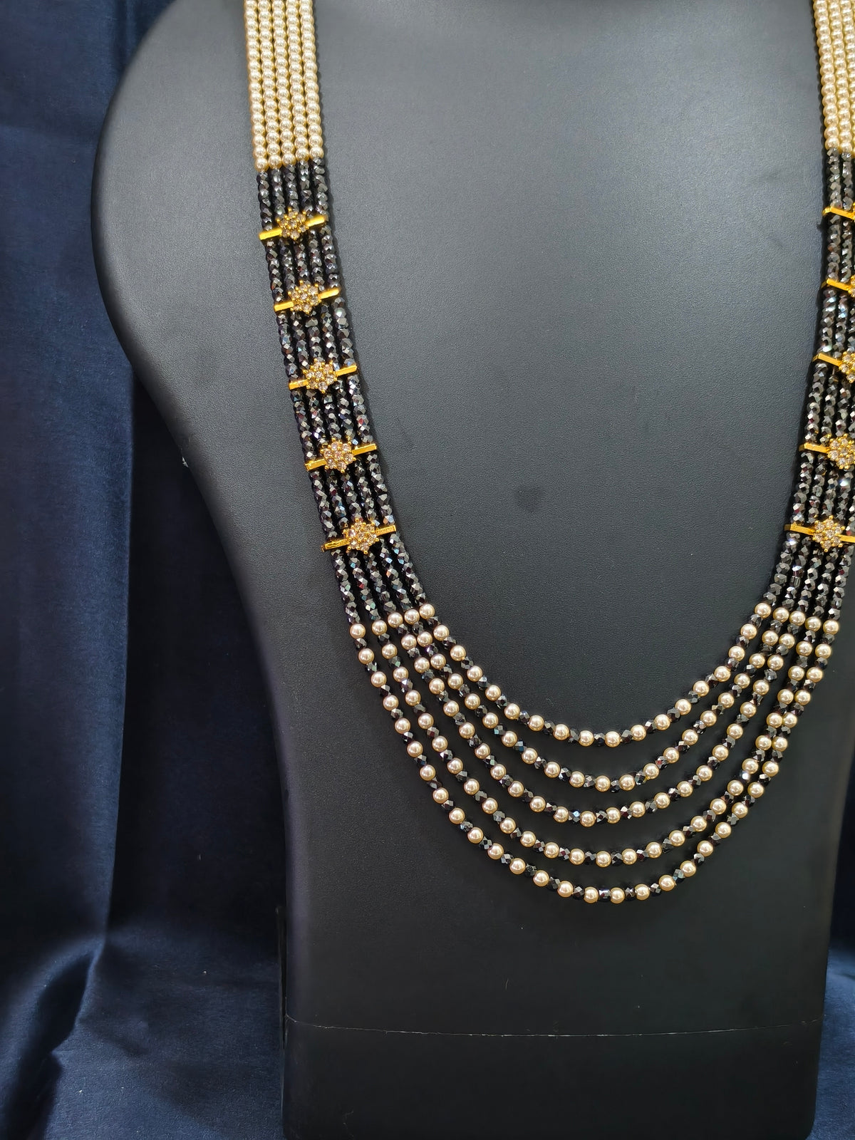 5 Layered Pearl Chain-Black