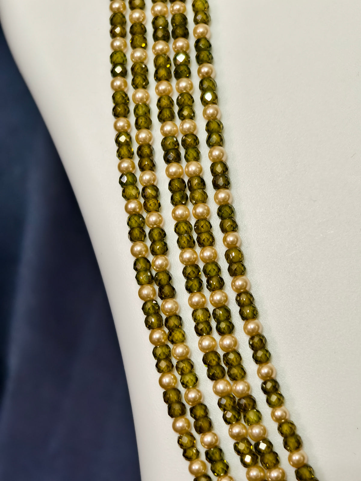 Mehendi Green Bead Pendant Necklace