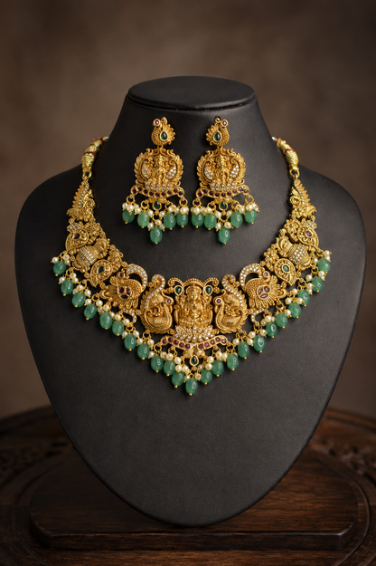 3D Short Choker-Green beads