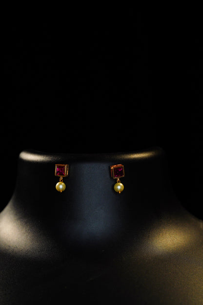 Ruby pearl necklace