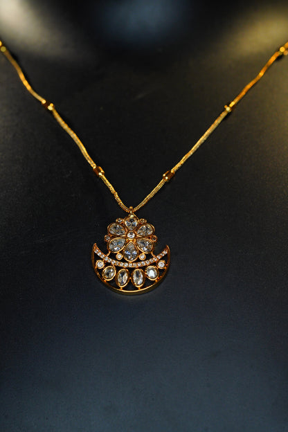 stylish chian with pendent