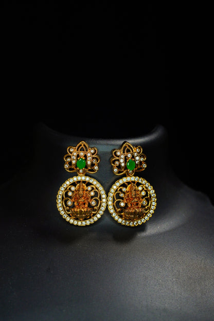 Green short Bottu necklace