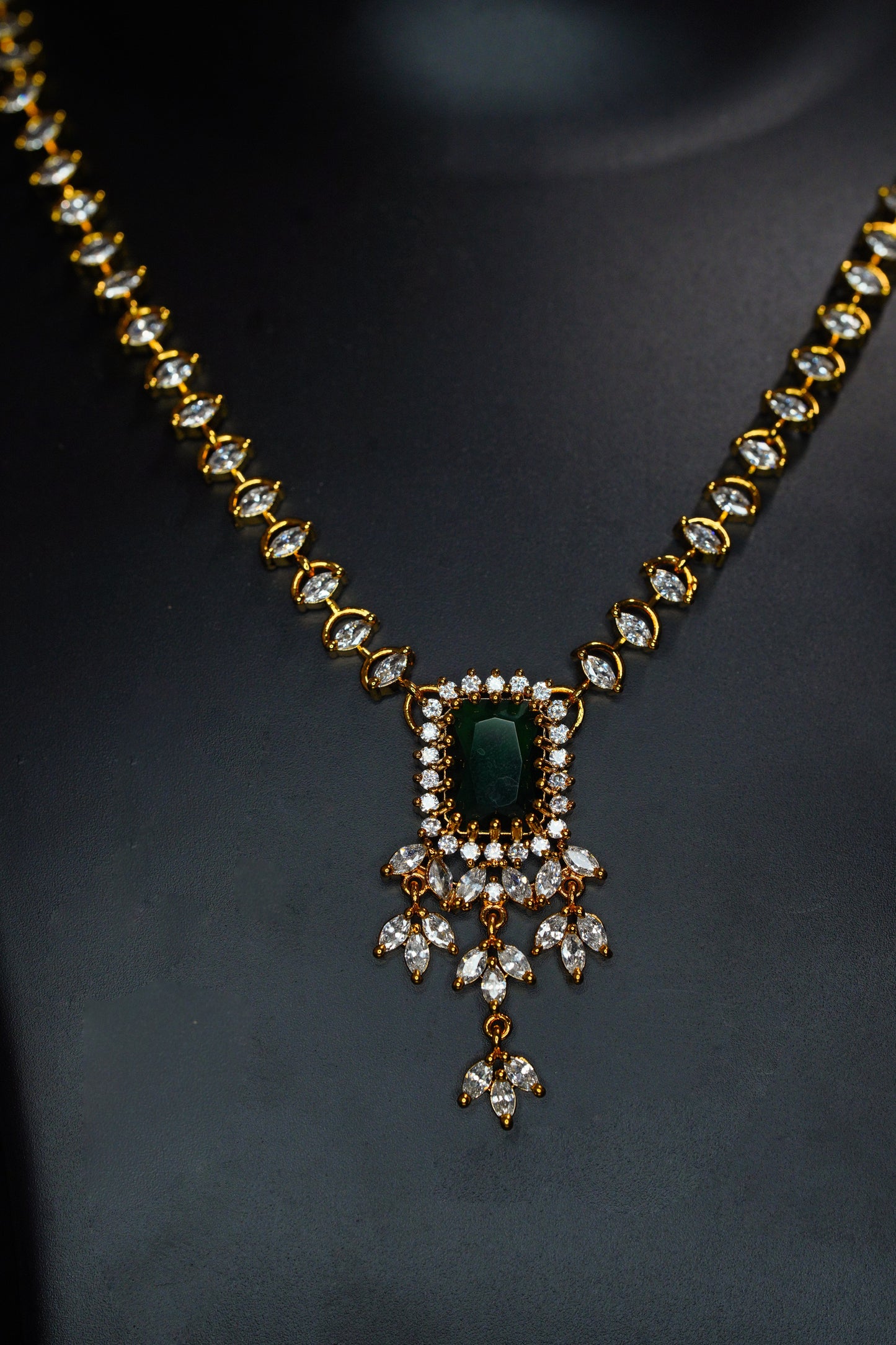 White green stones necklace