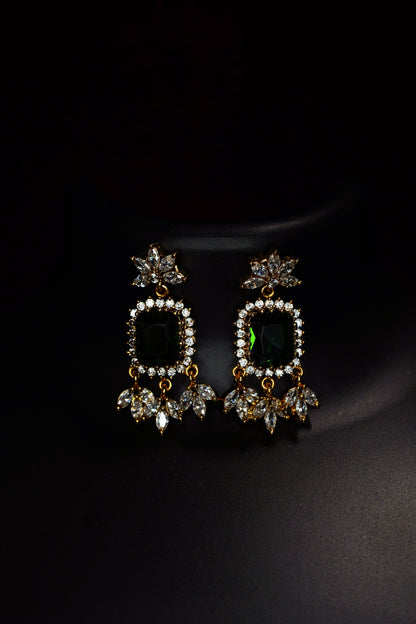 White green stones necklace