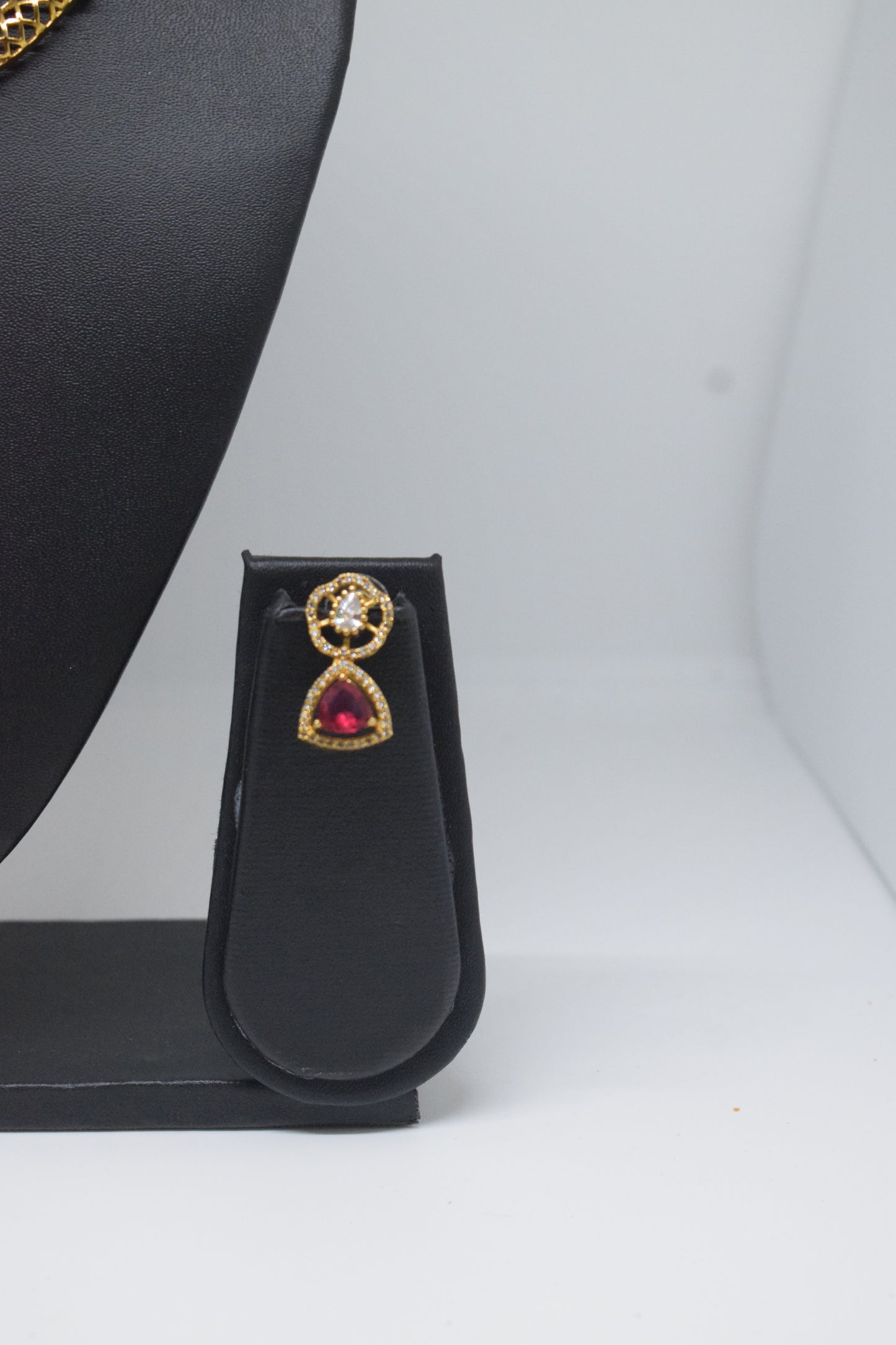 Trendy hasli - Kante with earrings