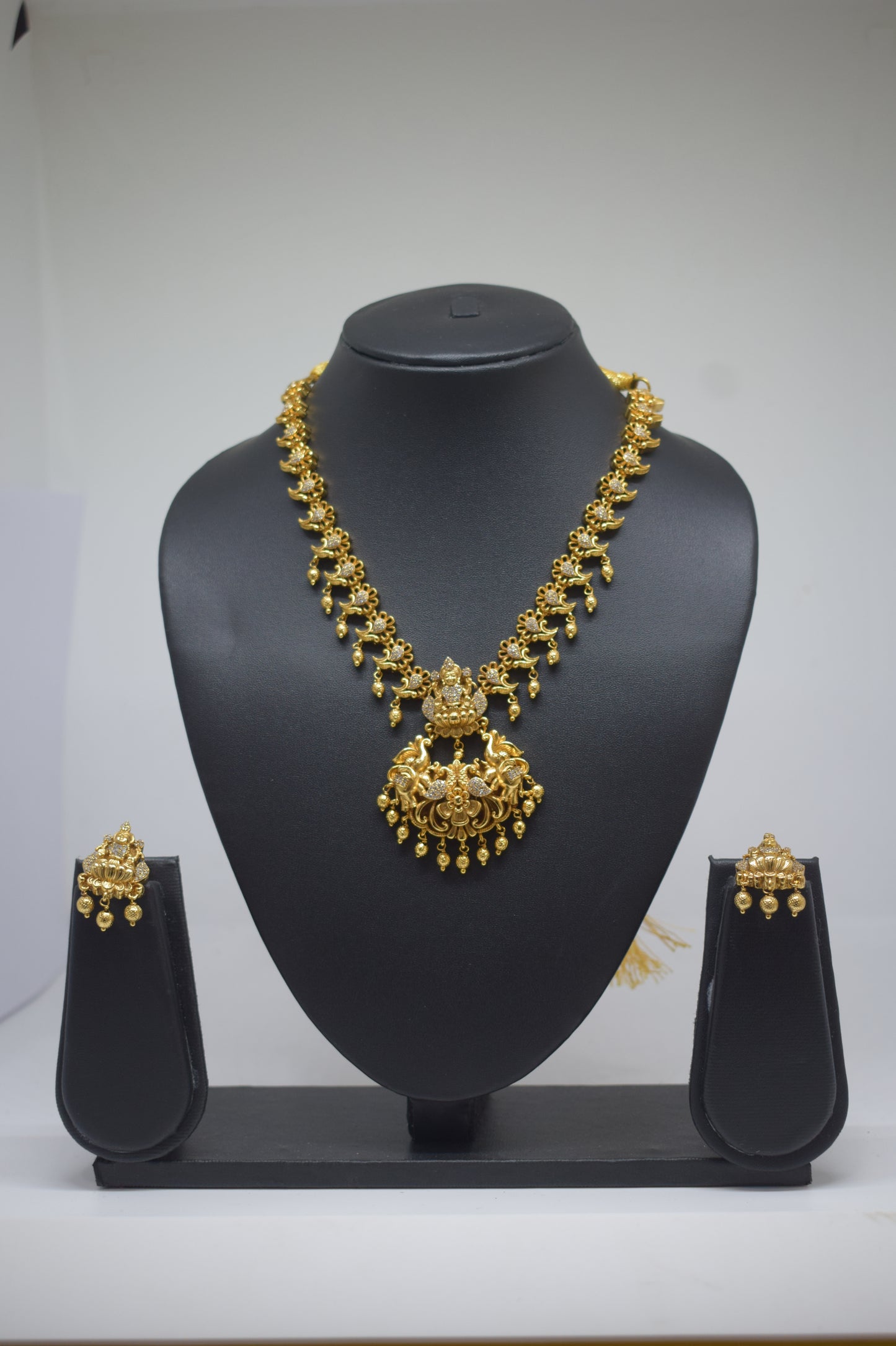 Lakshmi 3D necklace set