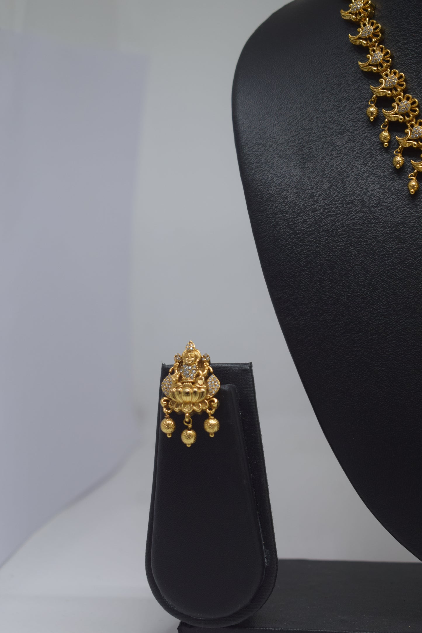 Lakshmi 3D necklace set