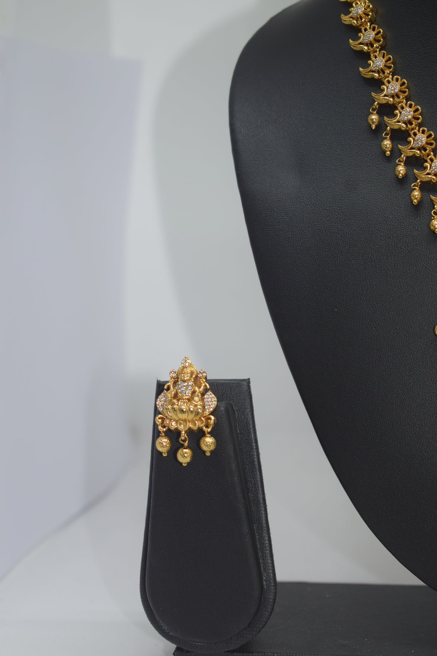 Lakshmi 3D necklace set