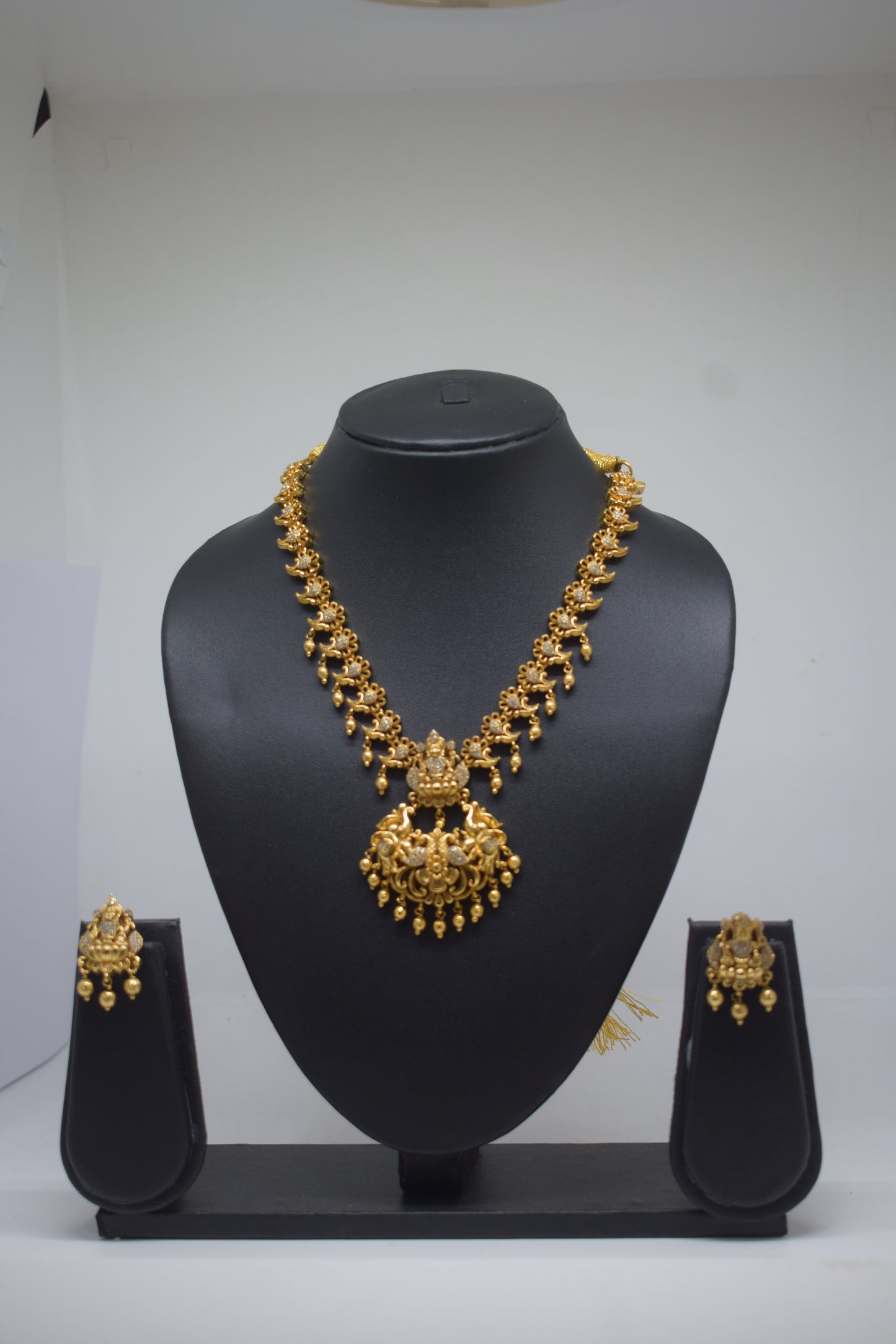 Lakshmi 3D necklace set