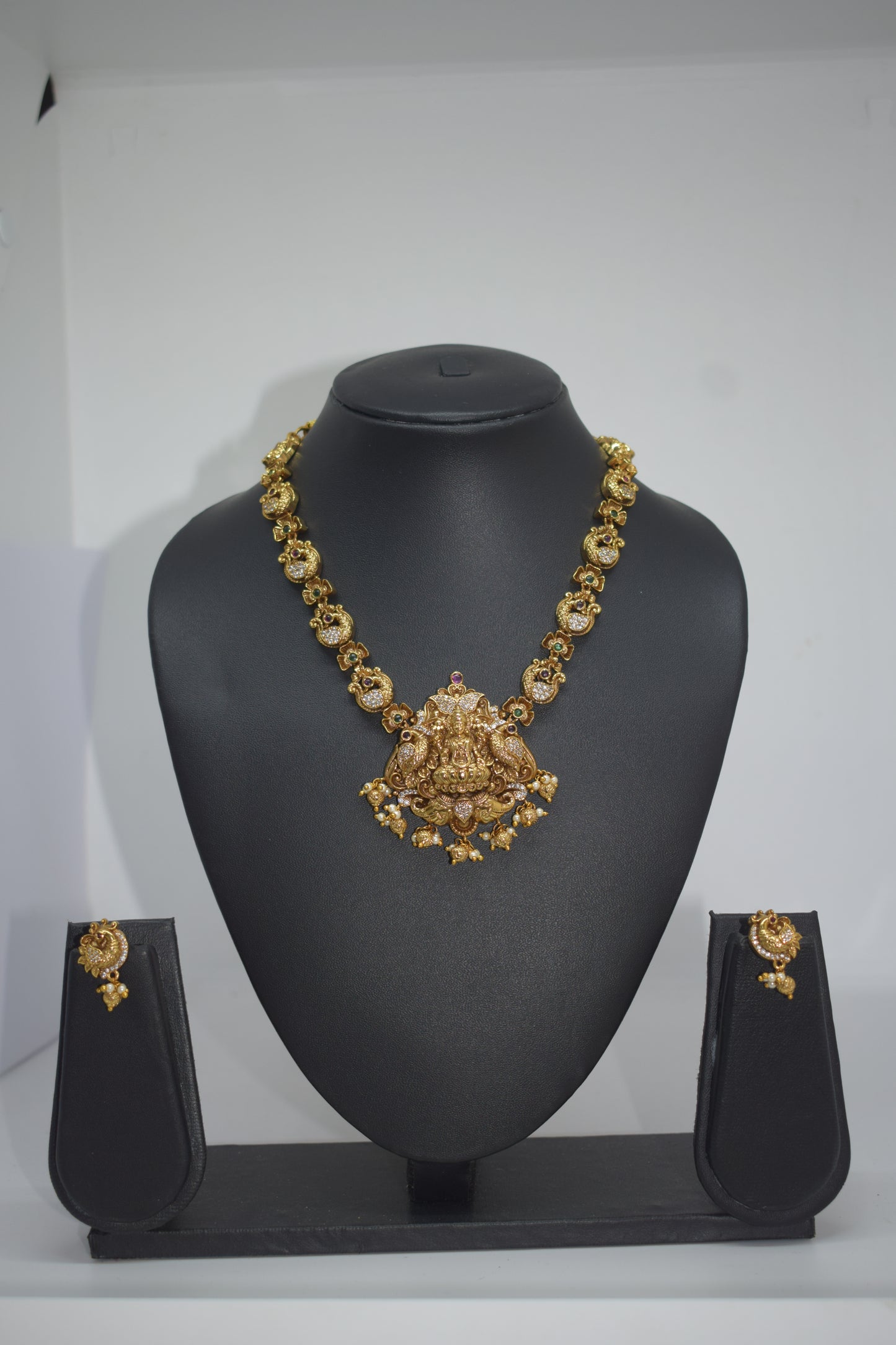 Short 3D Lakshmi Necklace Set