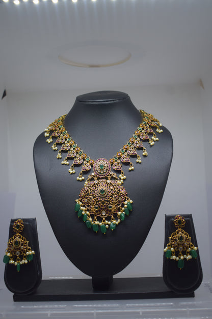 Multicolour necklace set