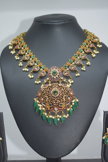 Multicolour necklace set