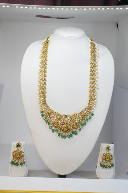 Long Chain with 3D Design with earrings