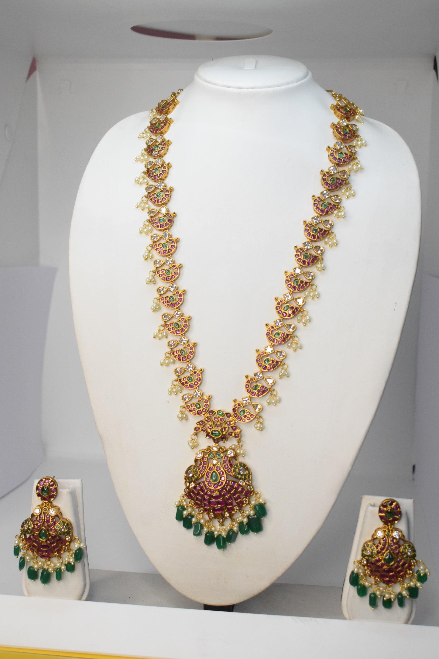 Long Chain With Earrings