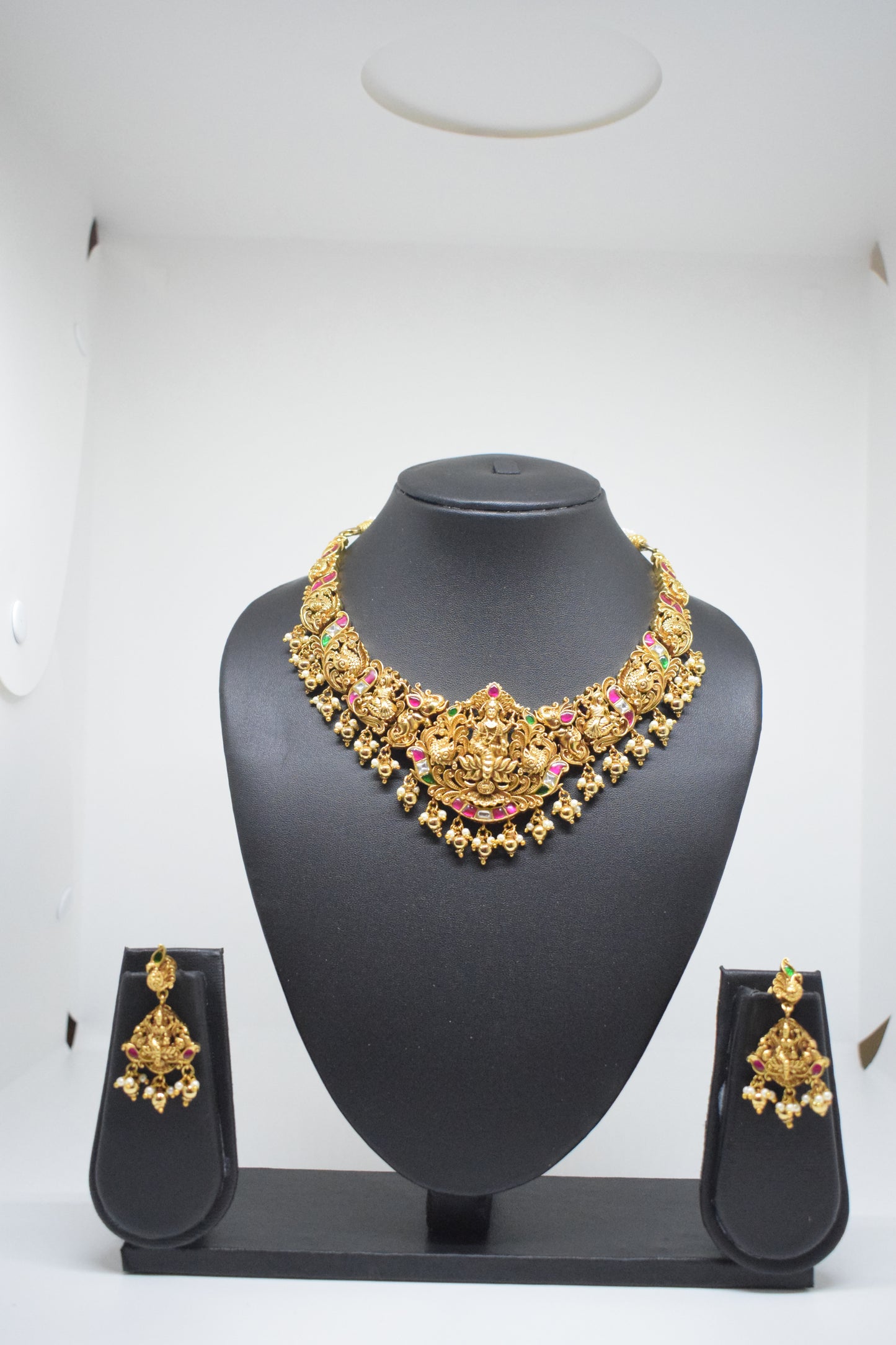 3D Temple Necklace Set