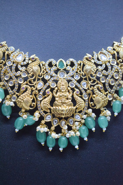Short Necklace Set