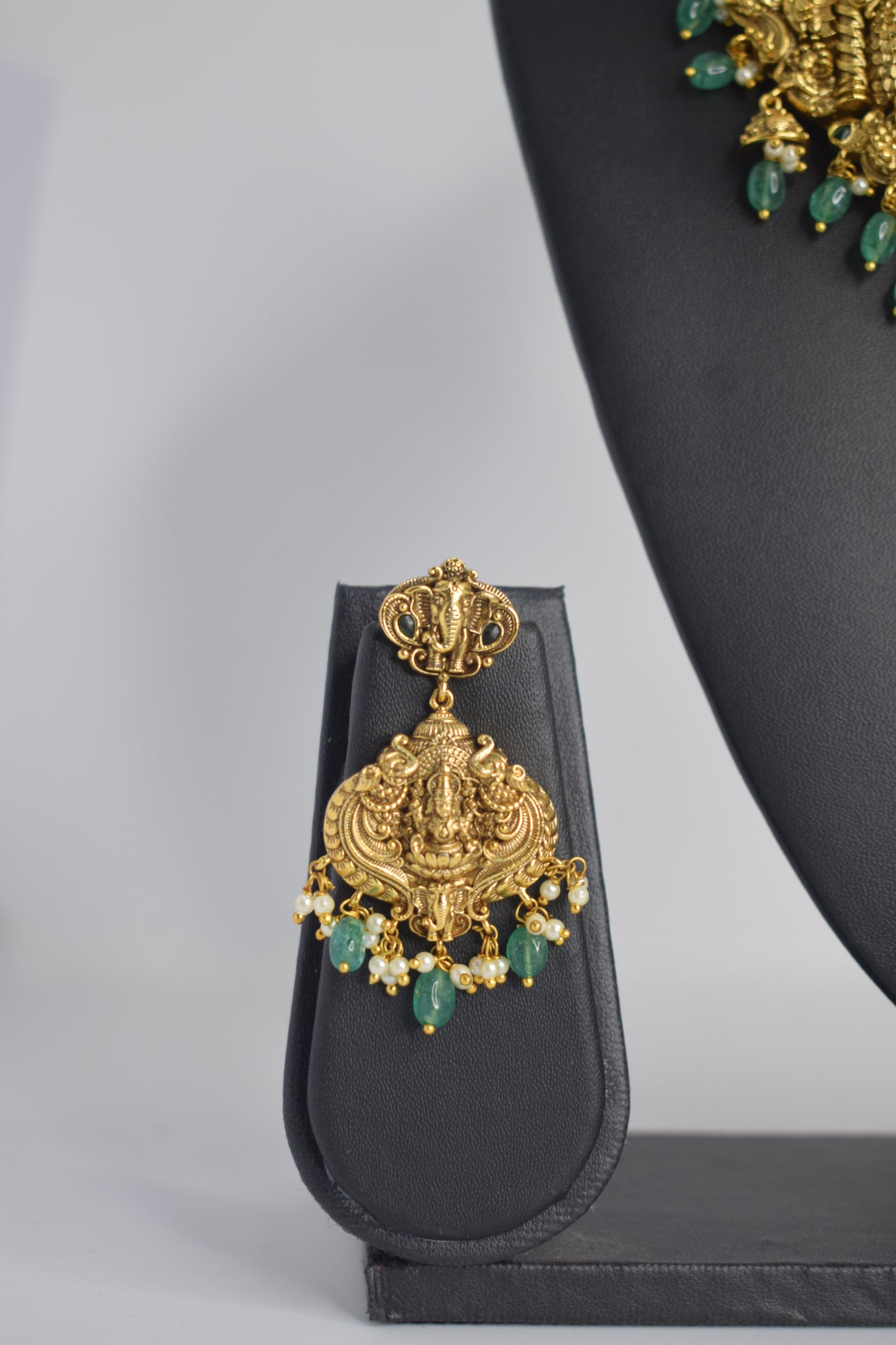 3D Short heavy Choker-Green beads