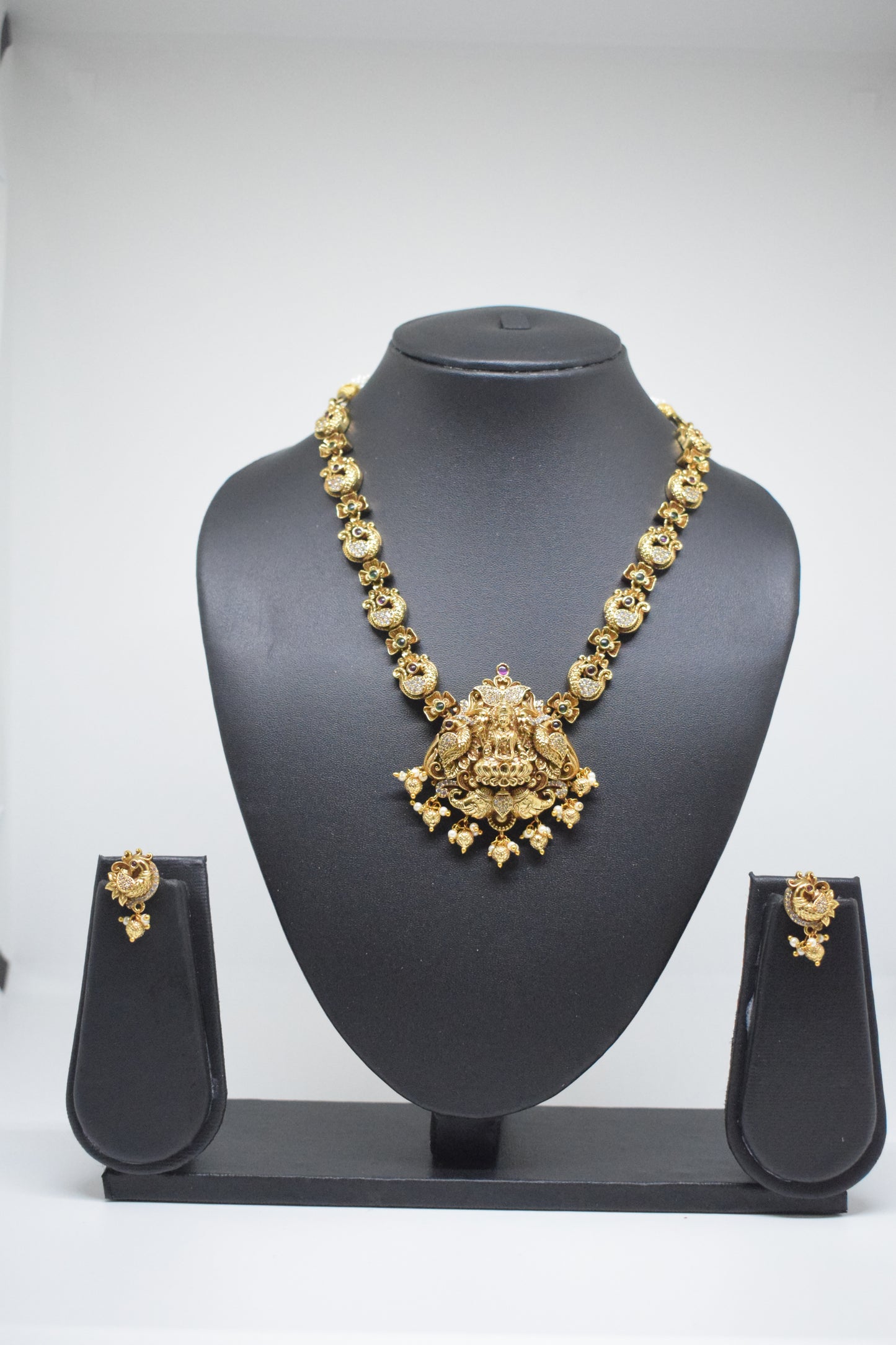 Temple Necklace Set