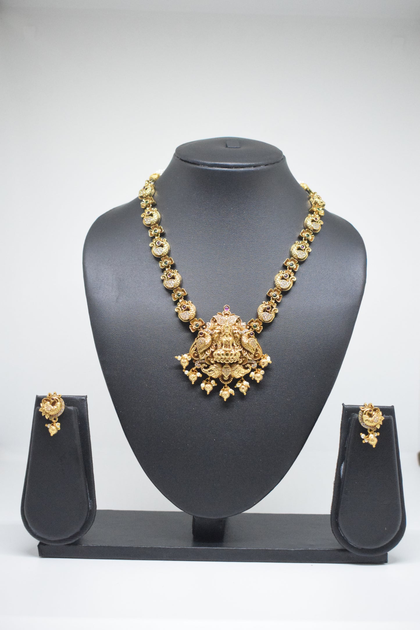 Temple Necklace Set
