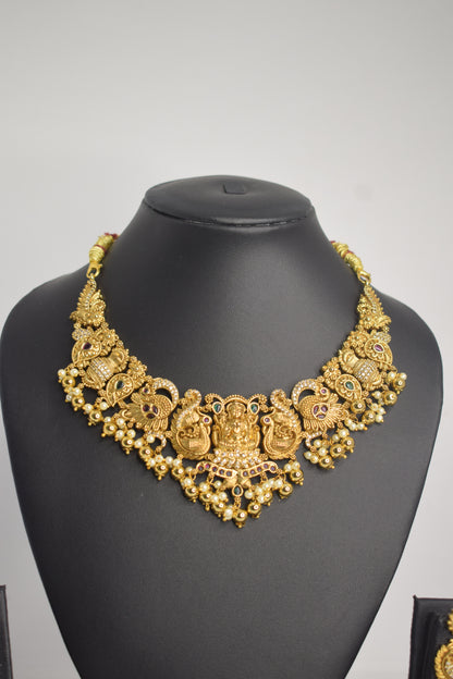 3D Short Choker - Pearls
