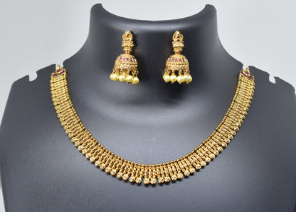 Necklace with jhumkas