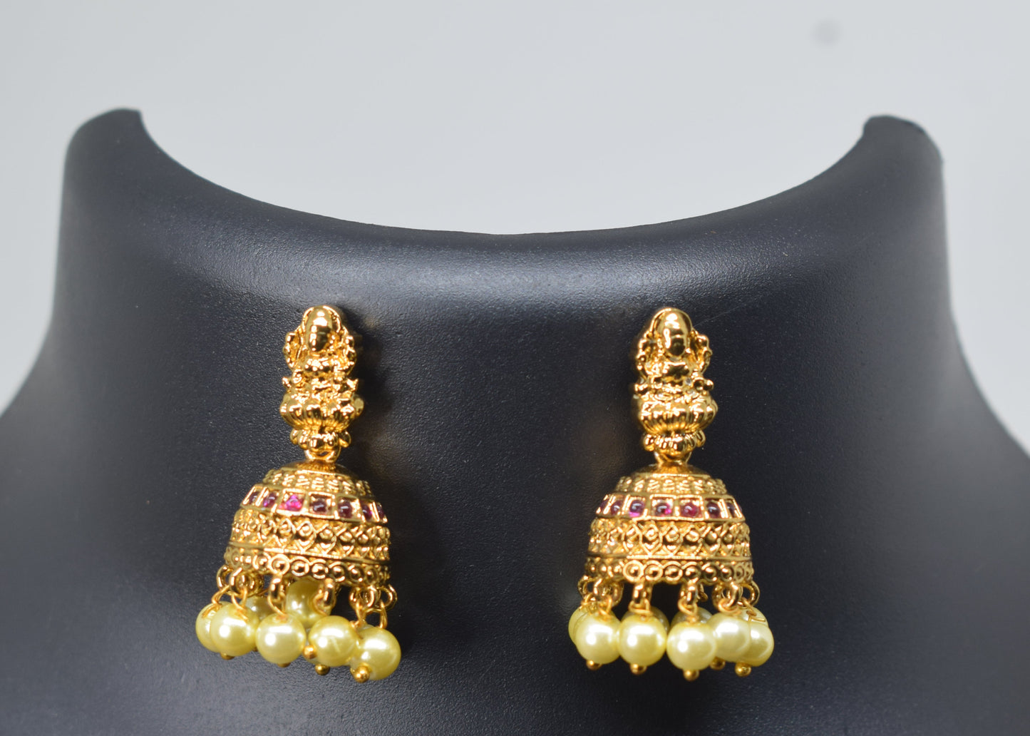 Necklace with jhumkas
