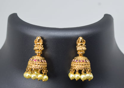 Necklace with jhumkas