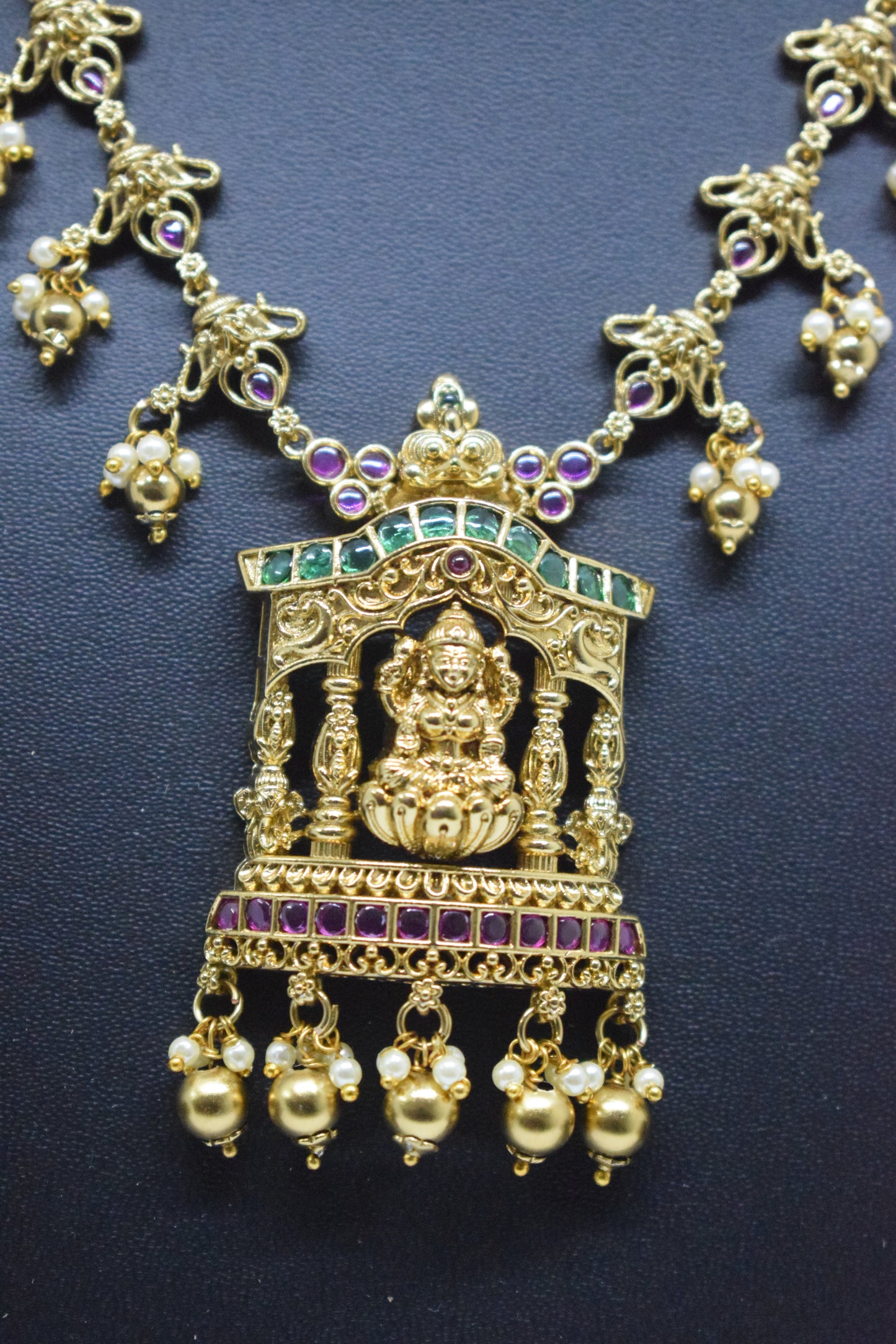 Temple Necklace Set