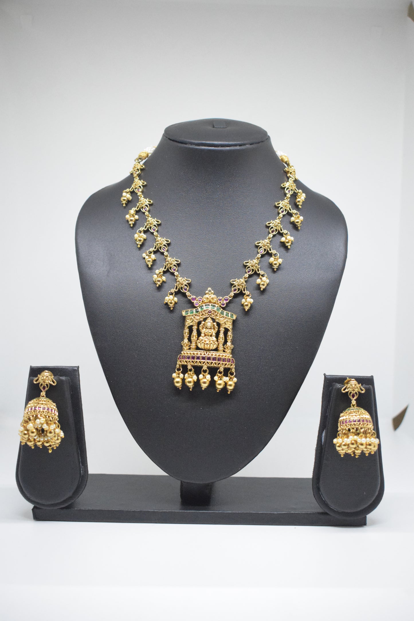 Temple Necklace Set