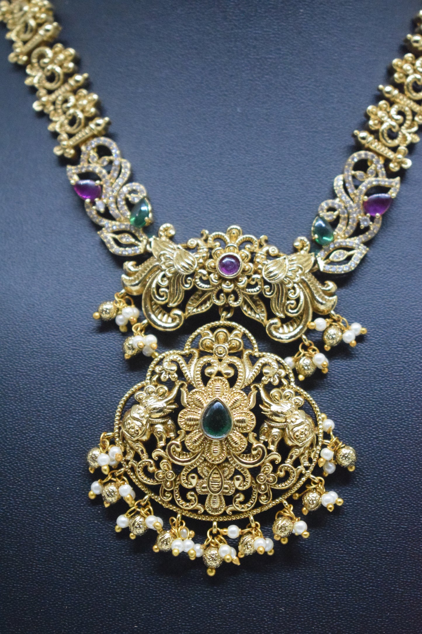 Meduim Length Necklace Set