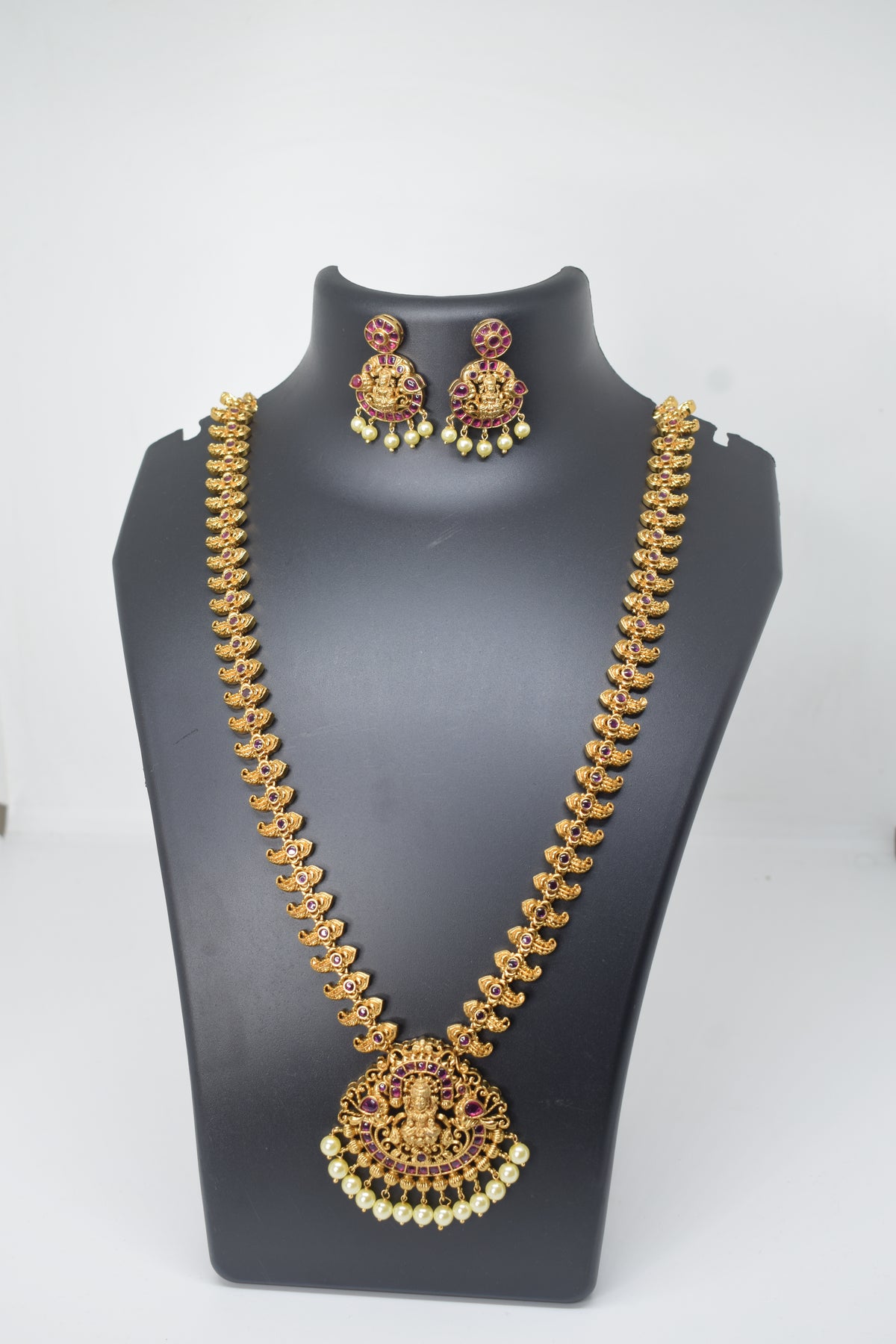 Temple chain with locket-1