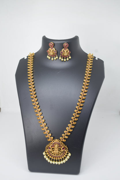 Temple chain with locket-1