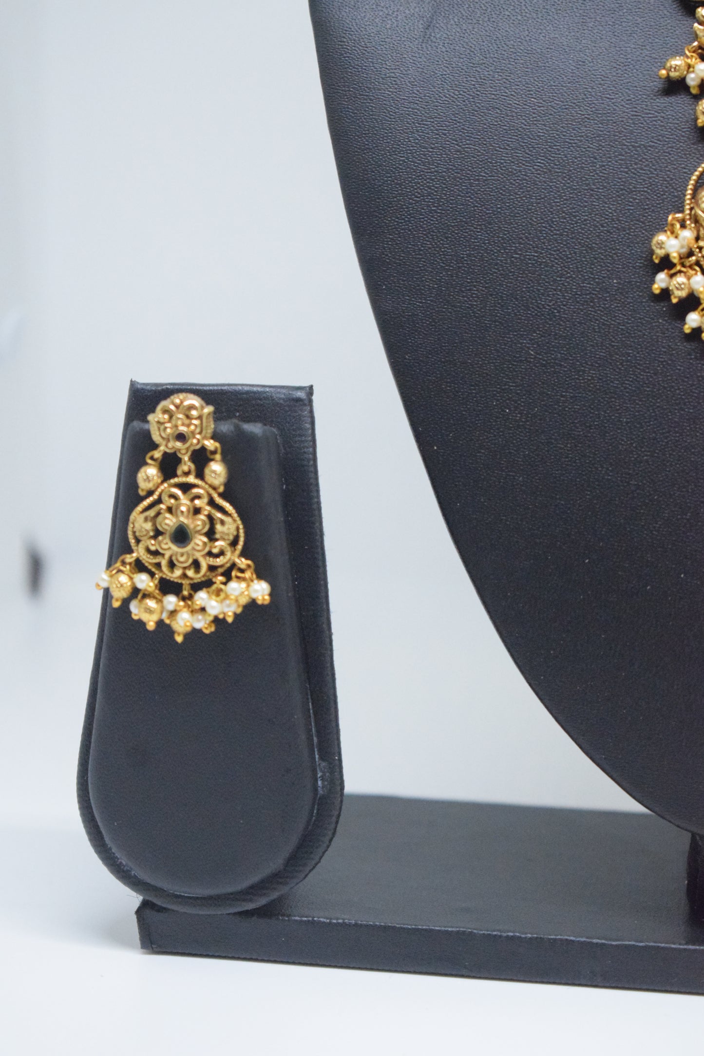 Meduim Length Necklace Set