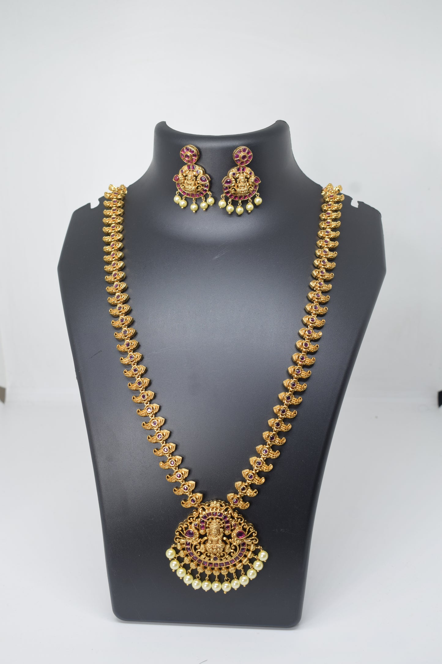 Temple chain with locket-1