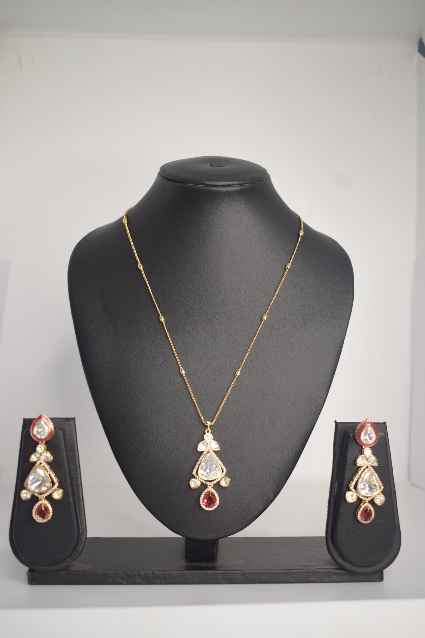 Party wear chain with locket