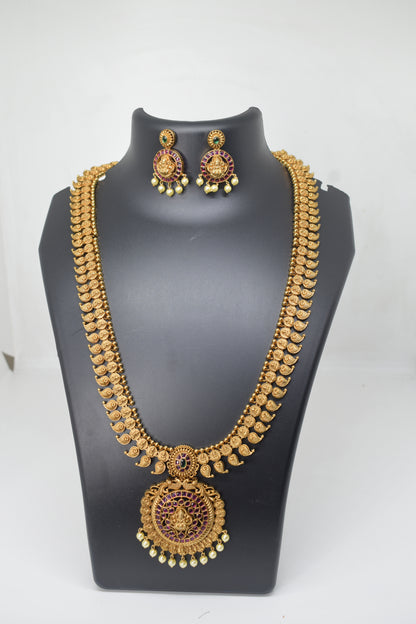 Long chain with locket-2