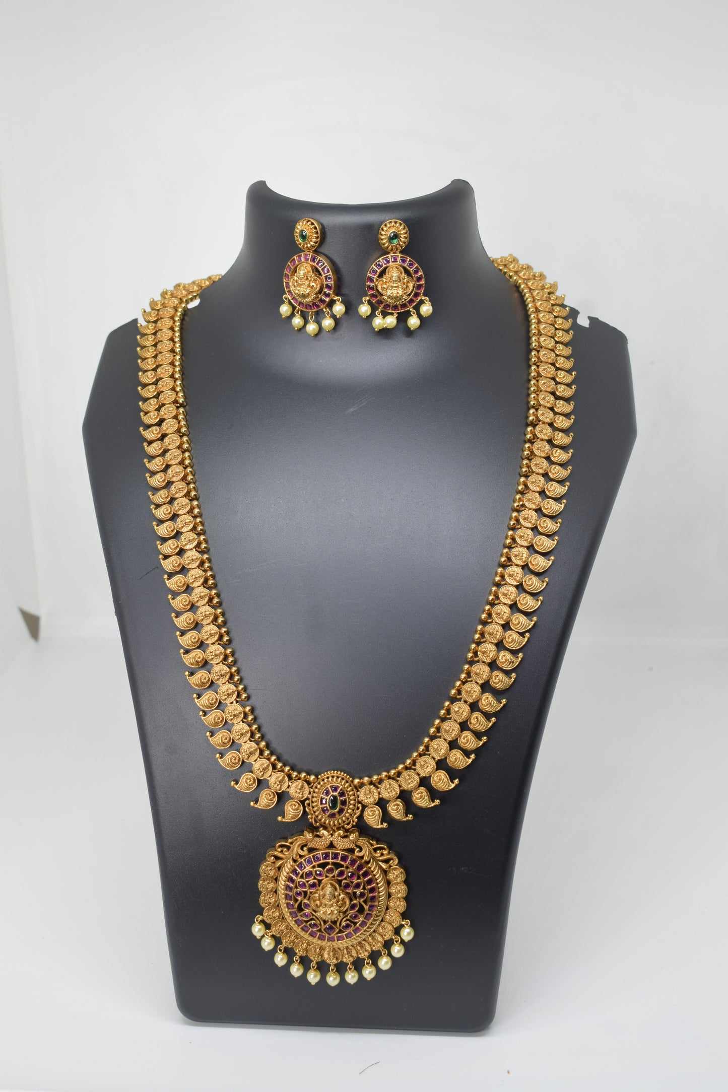 Long chain with locket-2