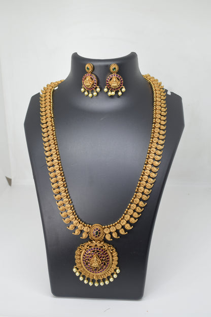 Long chain with locket-2