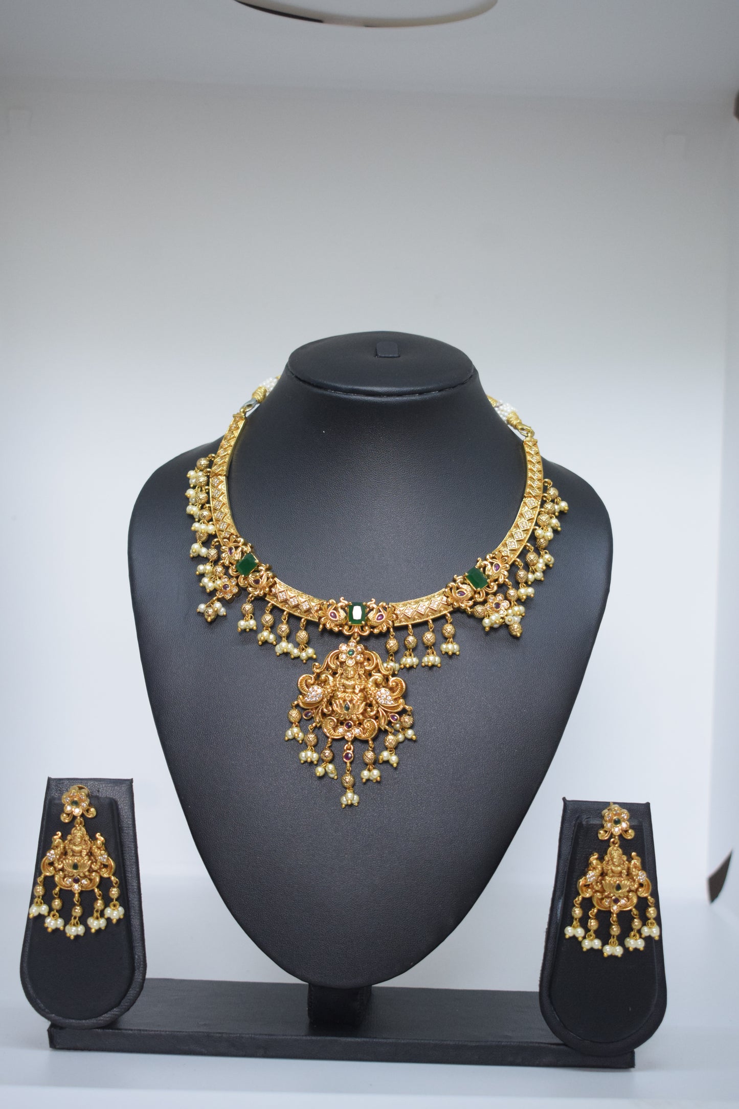 Temple Necklace Set