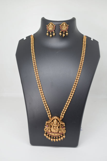 Long chain with locket-3