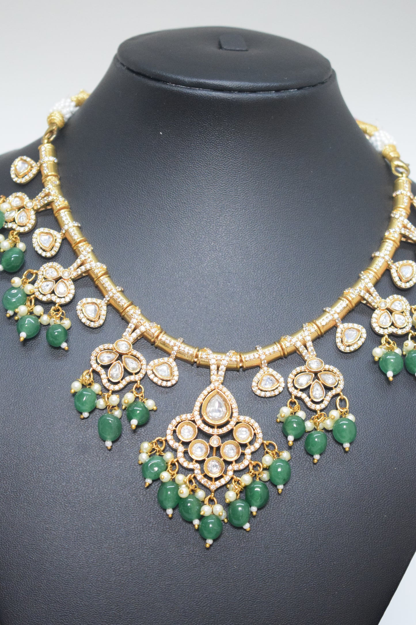 Hasli Necklace Set