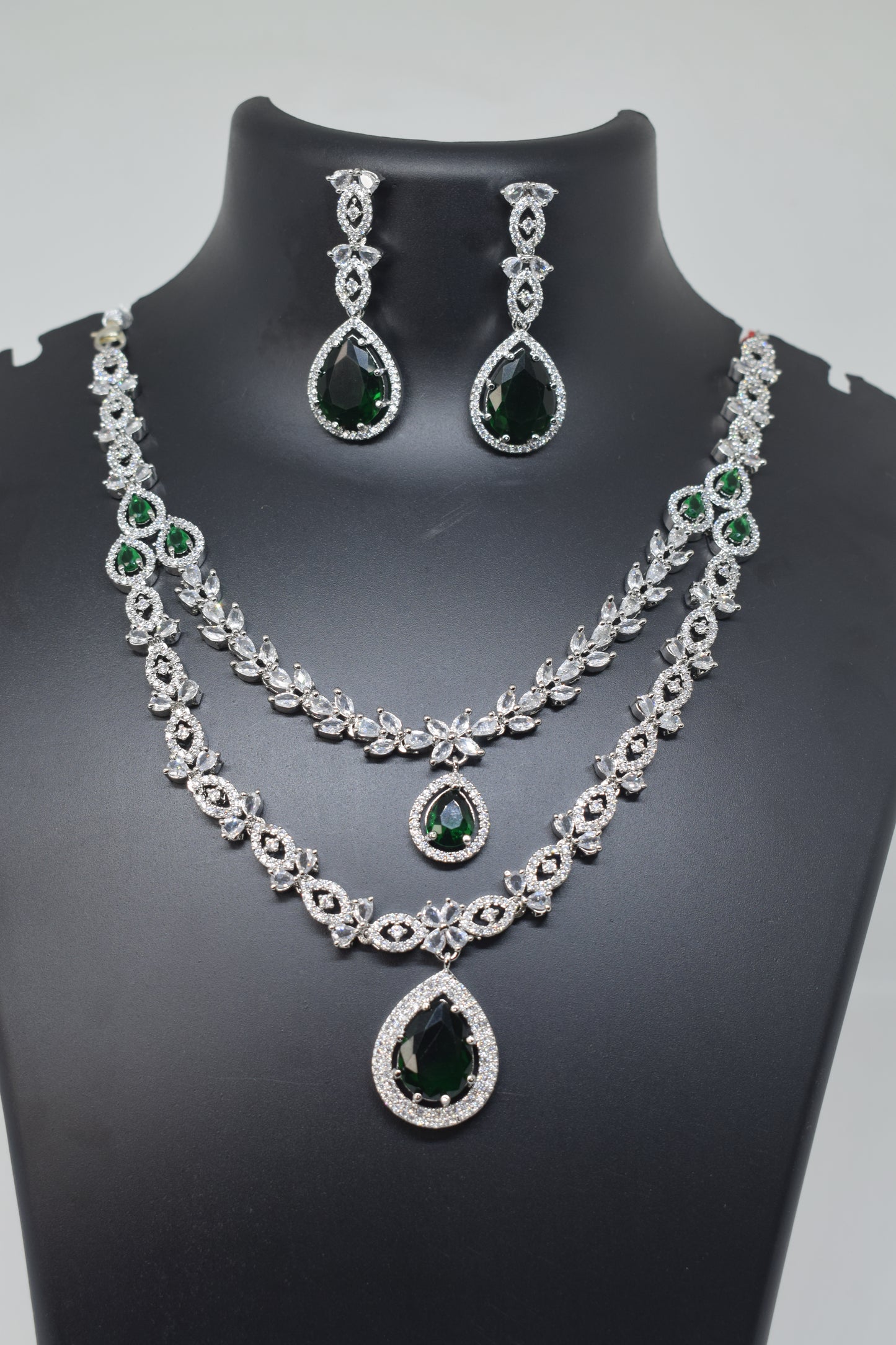 Zircon white green Necklace-1