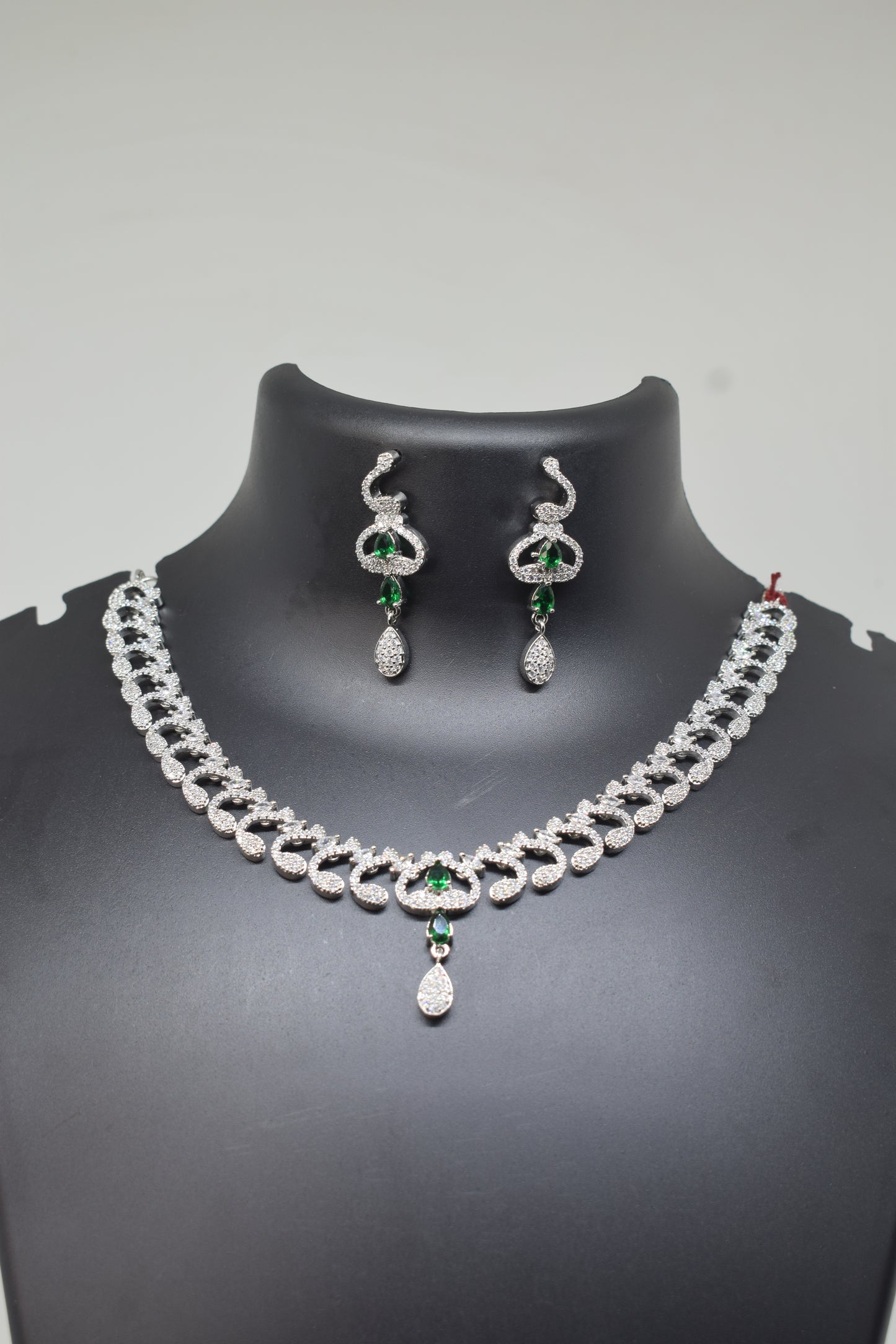 Zircon white green Necklace-3