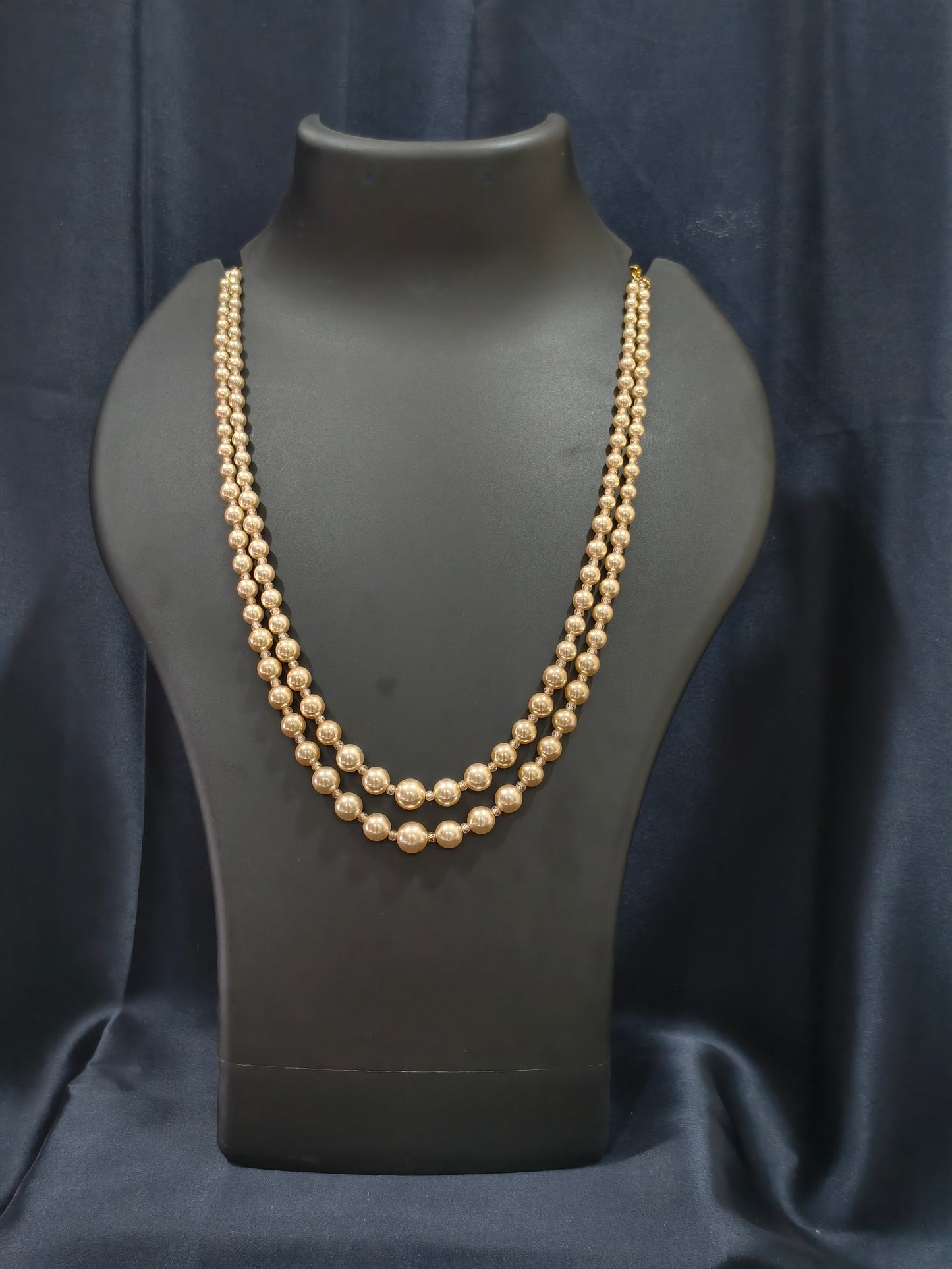 2 Layered pearls-off white