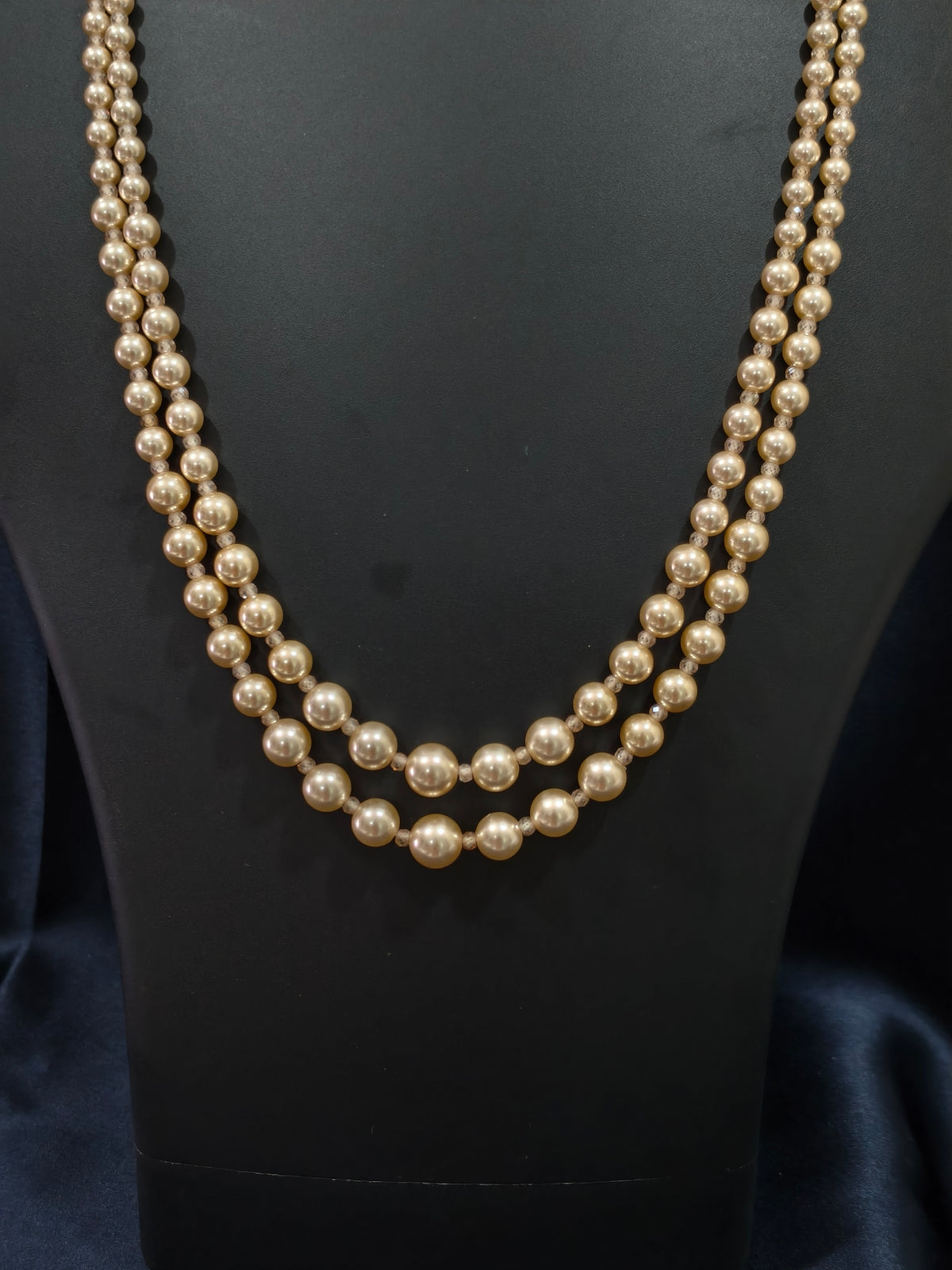 2 Layered pearls-off white