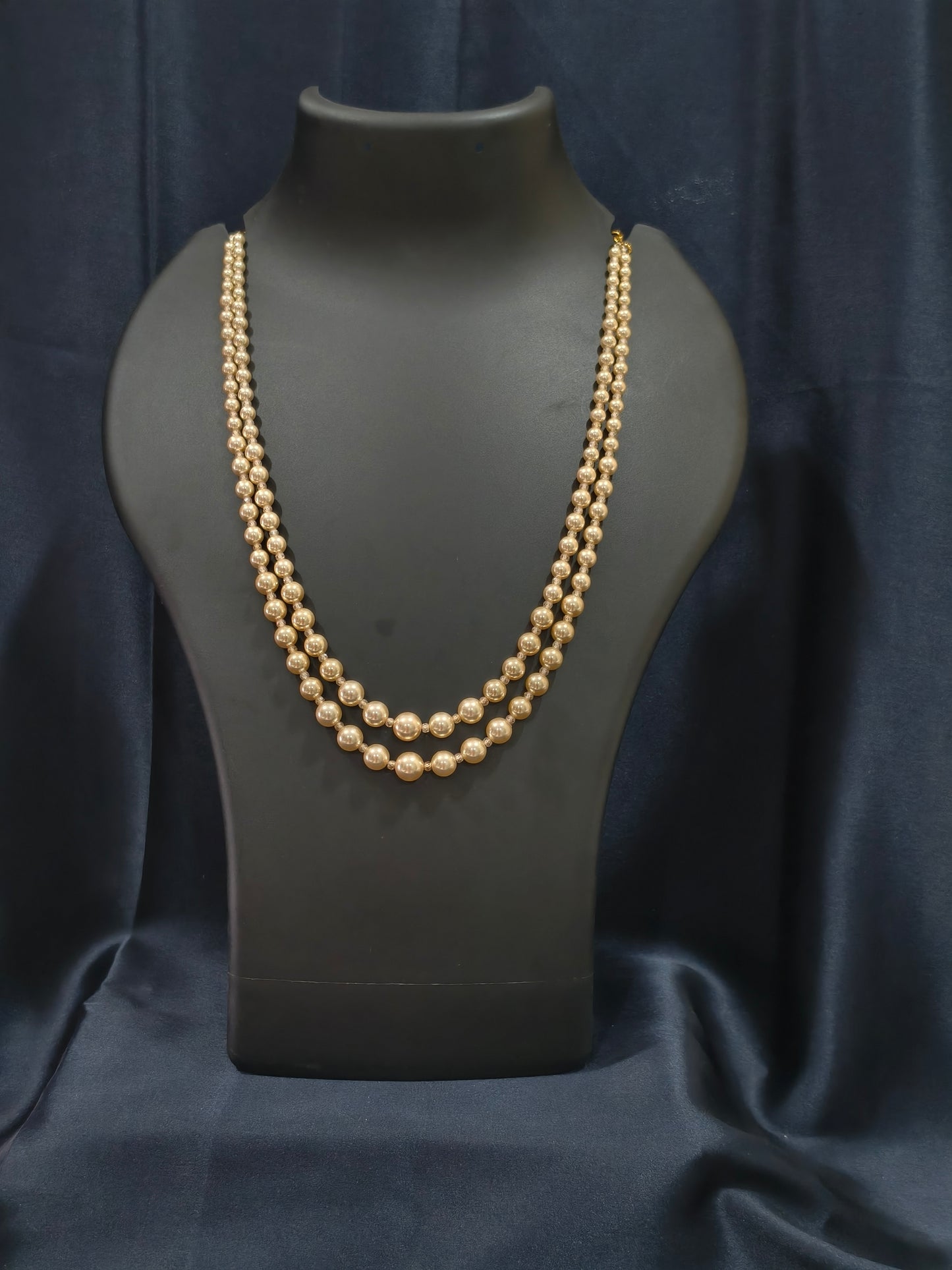 2 Layered pearls-off white
