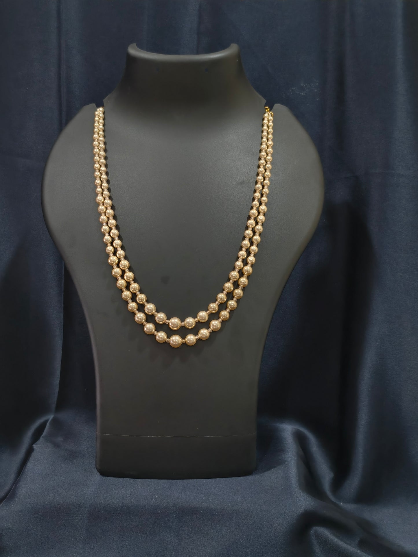 2 Layered pearls-off white